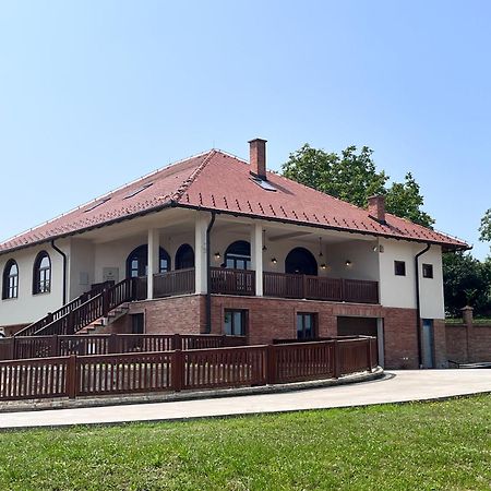 Apartmani Vinarije In Mionica Exterior foto