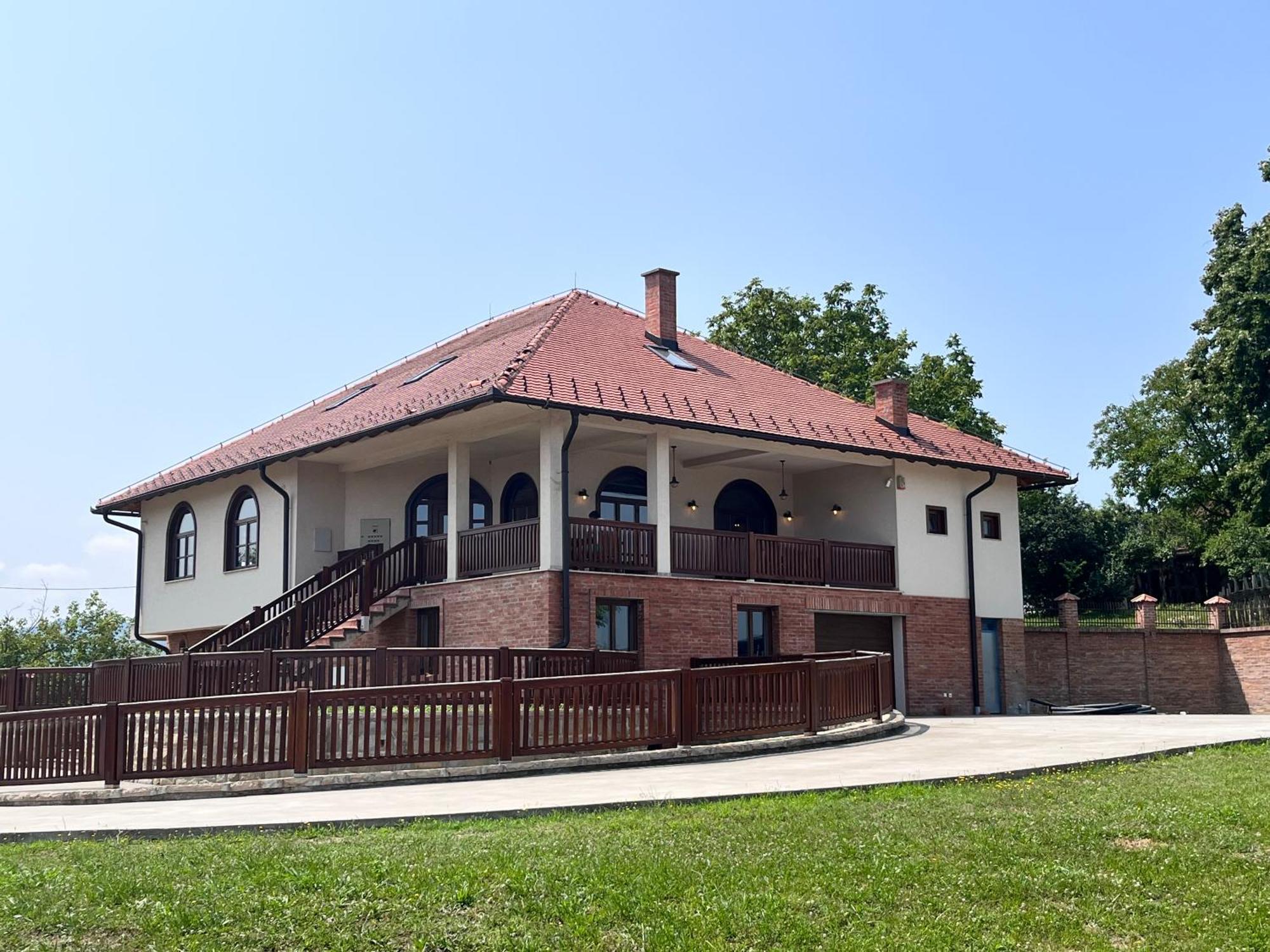 Apartmani Vinarije In Mionica Exterior foto